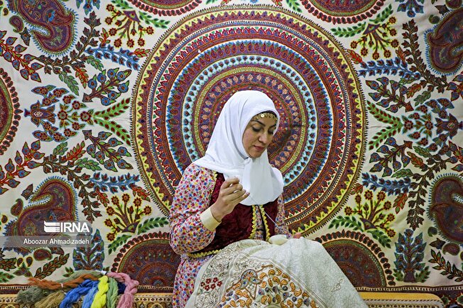 هشتمین جشنواره صنایع‌دستی فجر با نشان «فردا» می‌آید/ سرو و ترنج به رسم هر سال