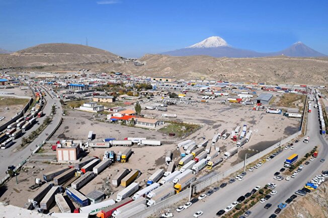 اشتغالزایی ۱۰۰۰ نفری در بخش حمل و نقل جاده‌ای کالای آذربایجان غربی