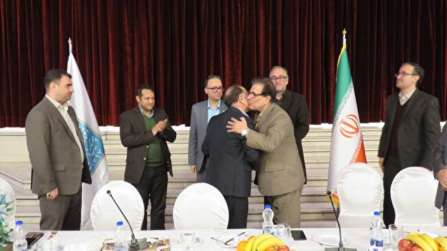 توسعه فعالیت های بین المللی و صادرات کالا و خدمات ایرانی