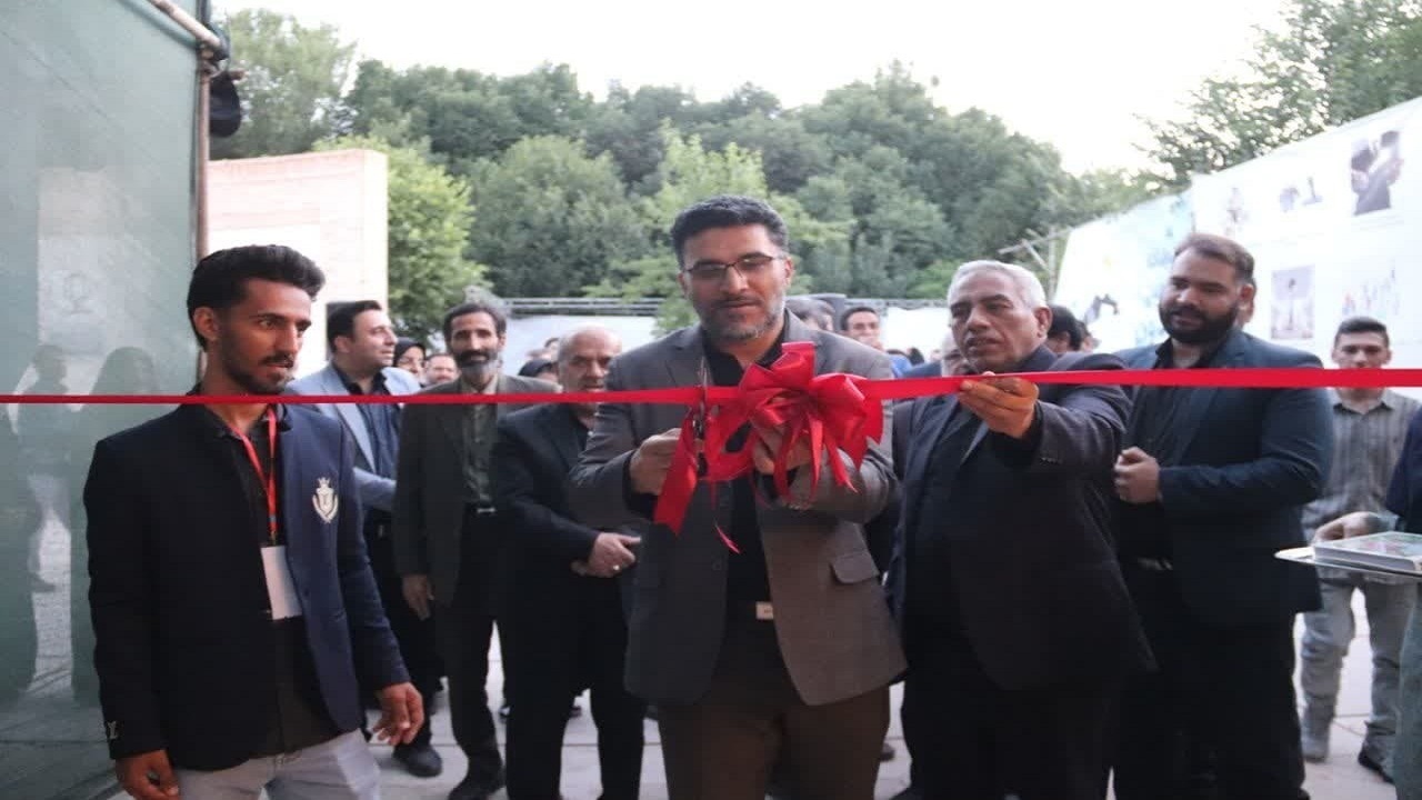 افتتاح نمایشگاه کارآفرینی دانش‌بنیان کاردون در دانشگاه یزد