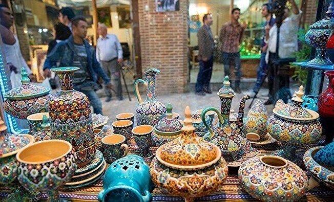 حمایت کامل وزارت میراث‌فرهنگی از هنرمندان صنایع‌دستی در نمایشگاه سی و هفتم