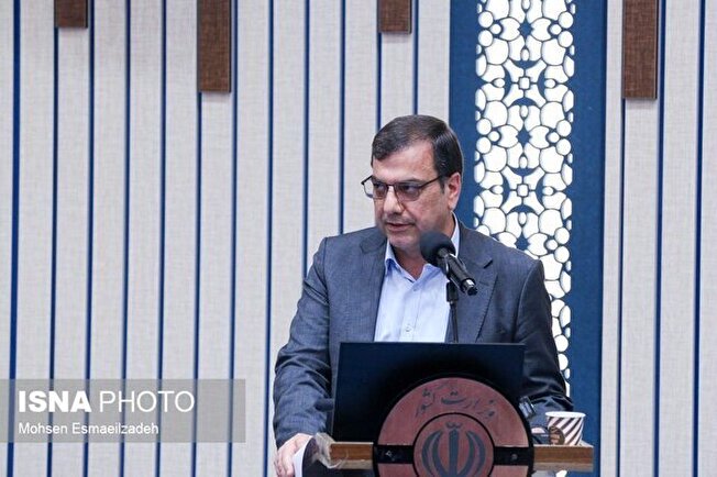 رئیس کمیسیون صادرات اتاق بازرگانی خراسان رضوی مطرح کرد
تک‌نرخی شدن ارز؛ گامی ضروری برای اصلاح ساختار اقتصادی کشور