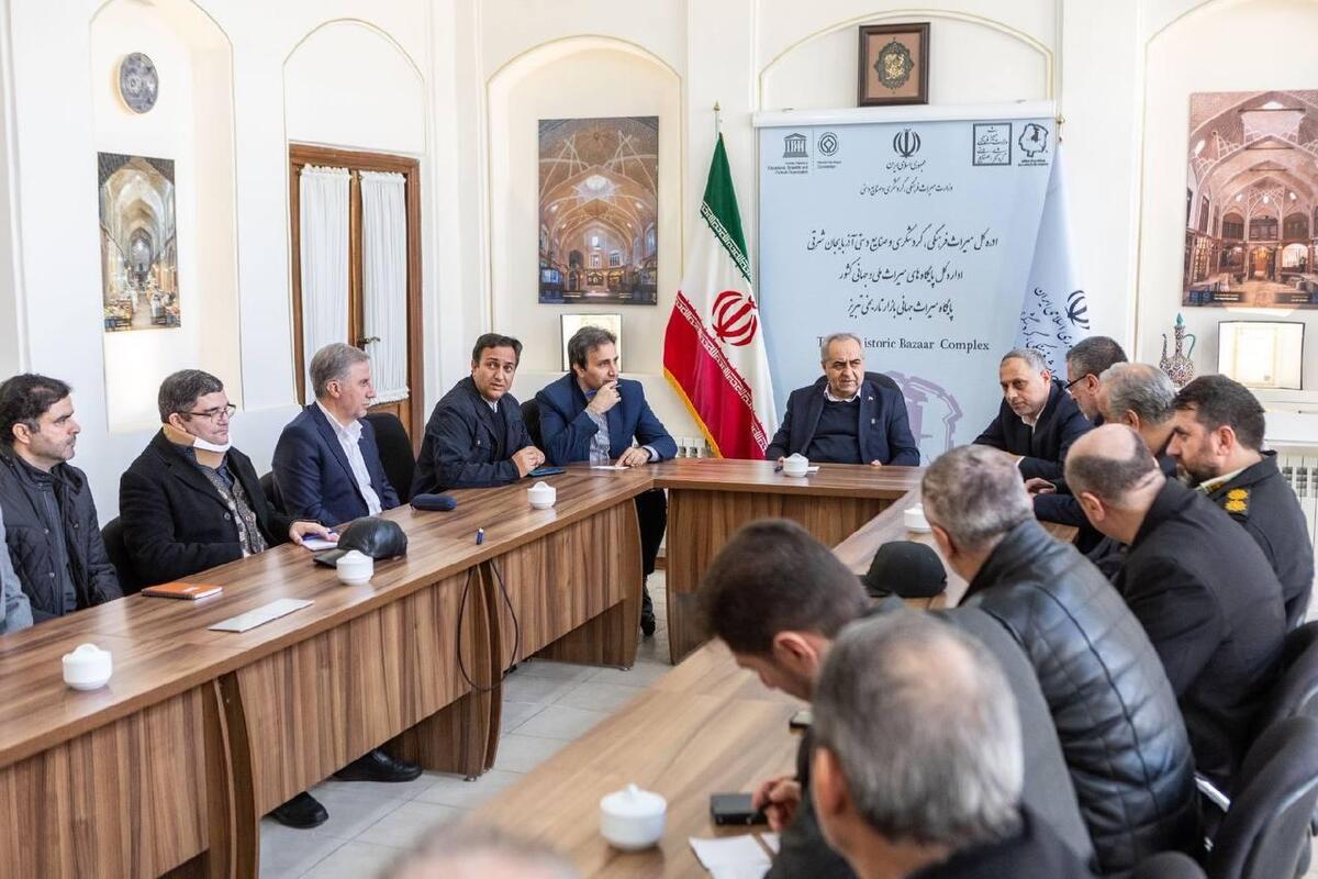 تصمیم‌گیری برای بازار تبریز باید با مشارکت اصناف باشد/حفظ اصالت بازار تبریز هم‌زمان با رفع مشکلات دنبال می‌شود