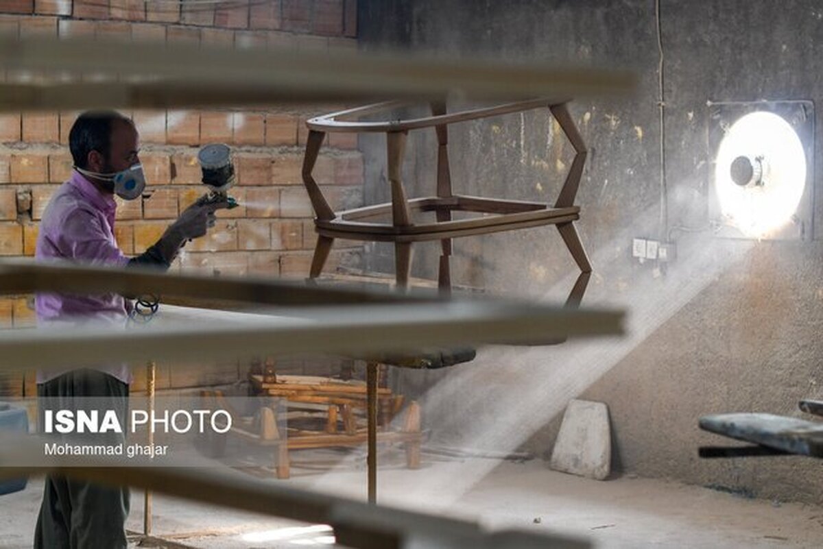 حدود ۳۰ هزار نفر در زنجیره صنعت مبلمان البرز کار می‌کنند