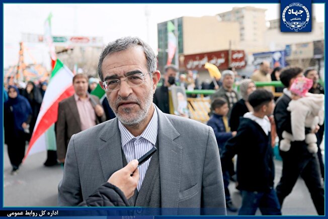 خواص با کلام و رفتارشان با جنگ شناختی علیه مردم مقابله کنند