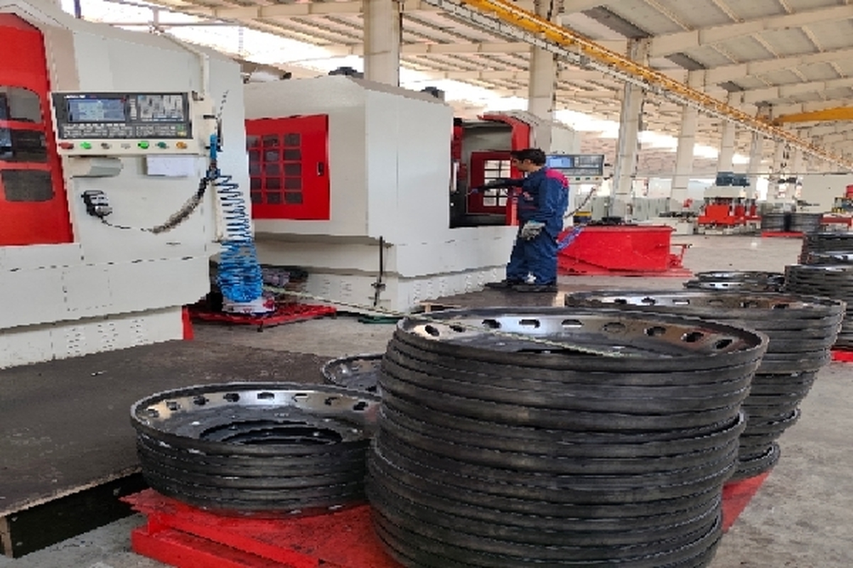 اشتغال بیش از ۳۶۰۰ نفر نیرویکار در کارخانه رینگ و تریلی سازی فیلپا