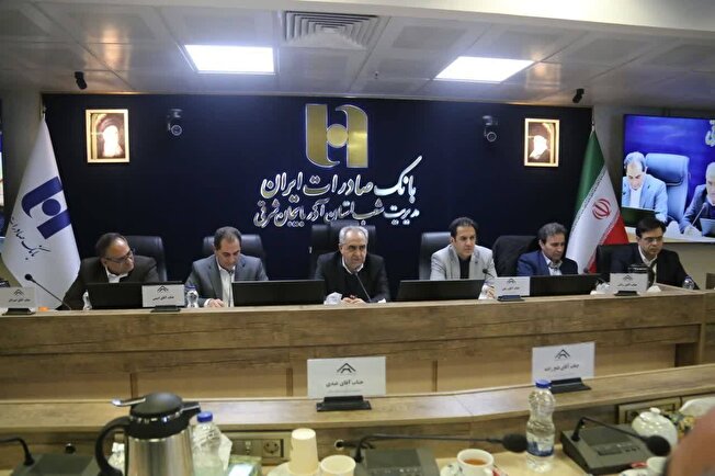 بررسی مشکلات ۱۶ واحد صنعتی آذربایجان‌ شرقی با حضور استاندار