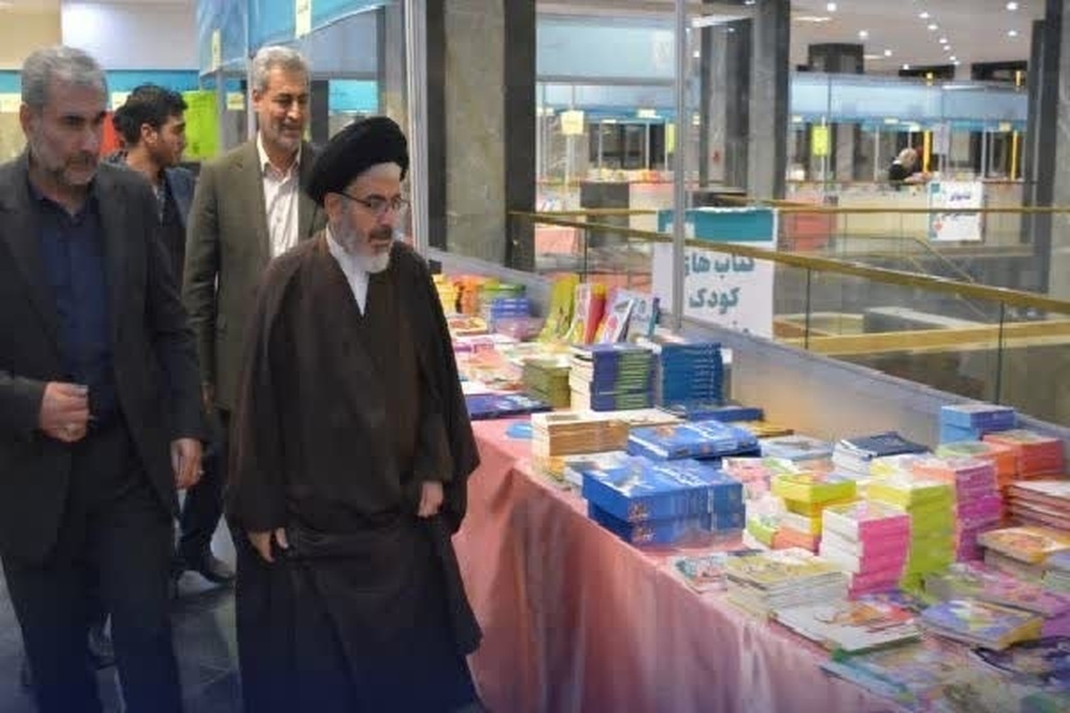 تاثیر برگزاری نمایشگاه کتاب در فرهنگ آذربایجان غربی