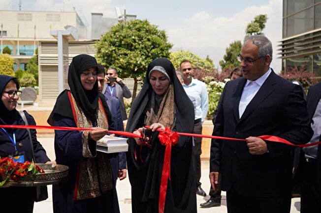 نمایشگاه فروش محصولات مشاغل خانگی در برج میلاد افتتاح شد /افتتاح هم زمان ۲۲۰ نمایشگاه مشاغل خانگی در سراسر کشور