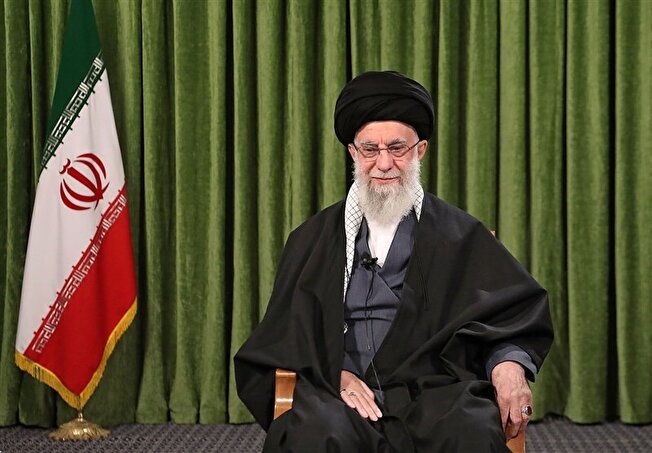 جمعی از معلمان و فرهنگیان با مقام معظم رهبری دیدار می کنند
