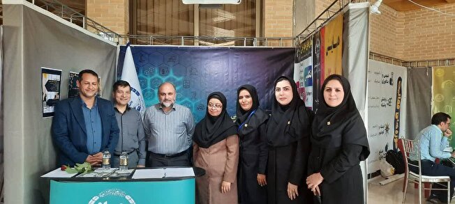 غرفه جهاد دانشگاهی واحد صنعتی اصفهان  در نمایشگاه کاروتک