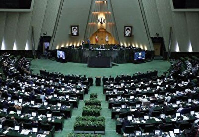 مجلس به فوریت لایحه دولت برای تغییر ساعت رسمی کشور رأی نداد/ ارجاع لایحه به کمیسیون