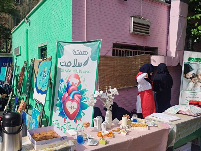 گزارش بازارکار از نمایشگاه تولیدات هنرستانی منطقه چهارده تهران