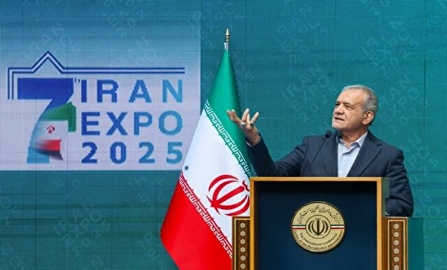 آیین هفتمین نمایشگاه توانمندی‌های صاداراتی جمهوری اسلامی ایران/ استقبال از حضور سرمایه‌گذاران خارجی در ایران