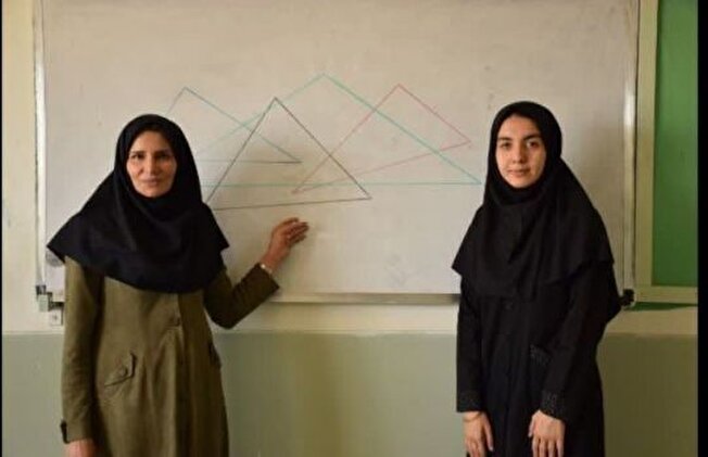 معلم پیربکرانی که اختراعش، یادگیری زبان را آسان کرد