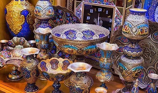 از راهاندازی بازارچه موقتی در سبزهمیدان بازار تا برگزاری نمایشگاه صنایع دستی تهران در هتلی ۵ ستاره همراه با نمایش عیتقهها