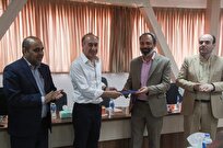 تجلیل از پروفسور سیفعلیان و سرپرست تیم جراحی دامپزشکی اولین پیوند نانو کامپوزیت گرافن در جهاددانشگاهی استان سمنان تجلیل از پروفسور سیفعلیان و سرپرست تیم جراحی دامپزشکی اولین پیوند نانو کامپوزیت گرافن در جهاددانشگاهی استان سمنان