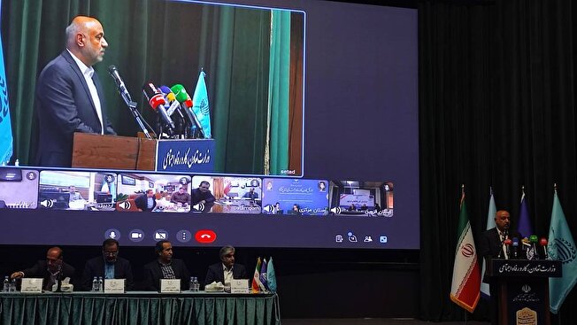 لزوم مطالبه گری تشکل های کارگری/ قهرمانان داستانهای ملی باید از طبقه کارگر باشند