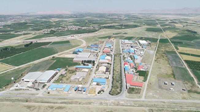 راه‌اندازی ۴ شهرک و ناحیه صنعتی جدید در آذربایجان‌غربی
