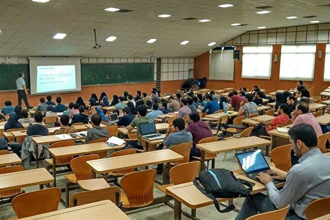 استفاده از ظرفیت اساتید بازنشسته در دانشگاه‌های غیر انتفاعی تصویب شد