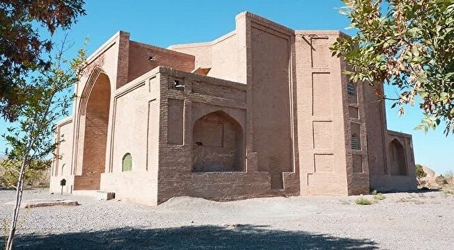 آغاز مرمت بنای آرامگاه شاه قاسم انوار در روستای لنگر شهرستان تربت جام