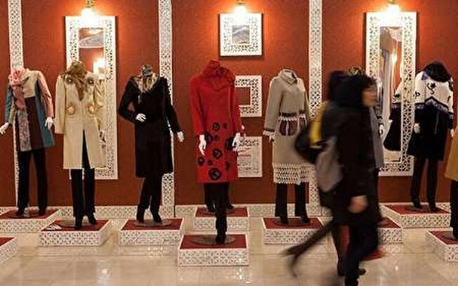 بگذاریم در ایران «صنعت مُد» ایجاد شود/ در طراحی لباس به جامعه نزدیک شویم