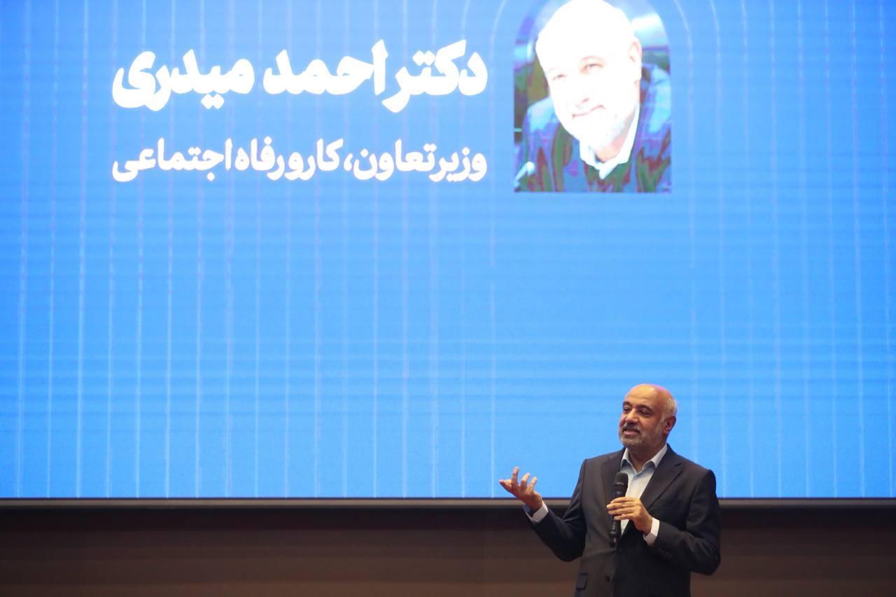 دیوارها را در آموزش فنی و حرفه ای برای تعامل با سایر نهادها برداشتیم/ امکان حضور همه دانشآموزان در مراکز آموزش فنی و حرفهای بهصورت رایگان فراهم شده است