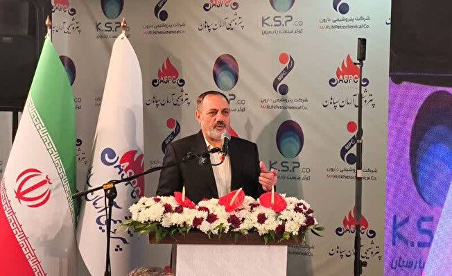 با حضور وزیر دفاع، کلنگ نیروگاه خورشیدی ۱۰۰ مگاواتی مارون به زمین خورد