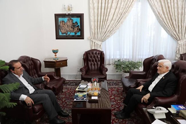 دیدار استاندار ایلام با معاون اول رئیس جمهور و وزیر ارتباطات