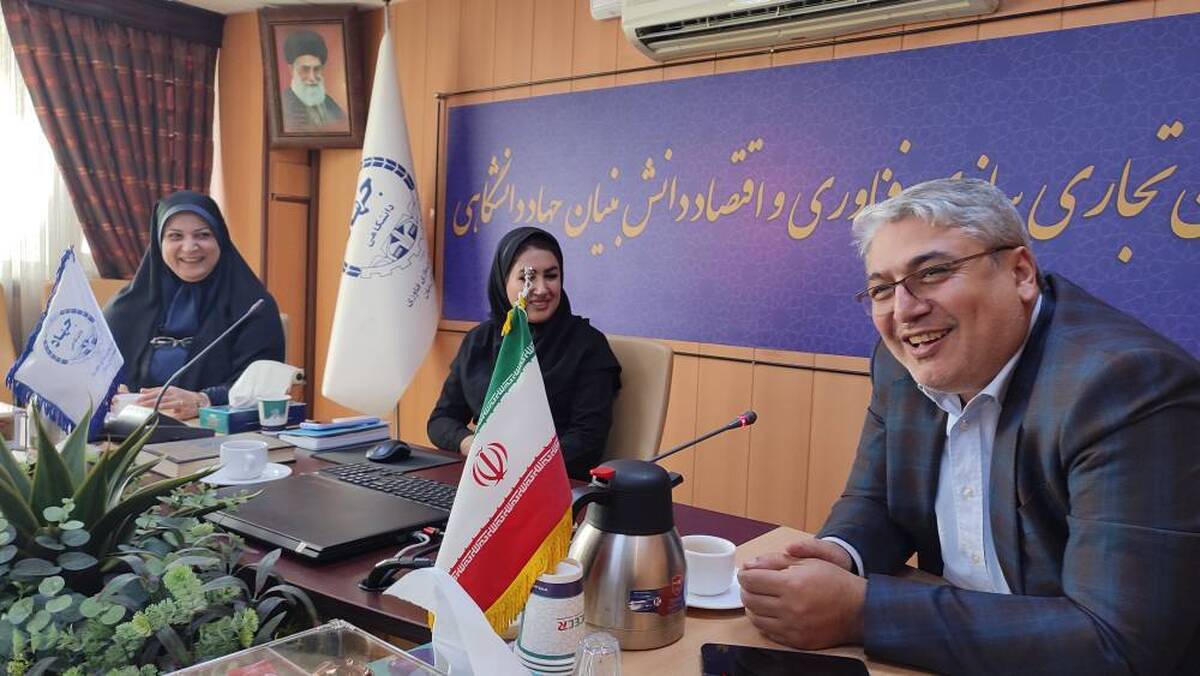 من از طریق بازارکار جذب جهاد دانشگاهی شدم