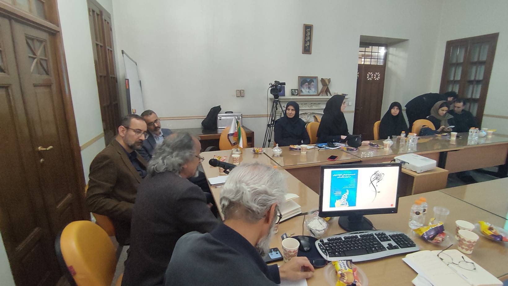 ذائقه طبقه متوسط پیگیری ماجرای شمخانی و پژمان جمشیدی نیست/ خانواده به عنوان سرمایه سنتی جامعه از درون فرسوده شده است