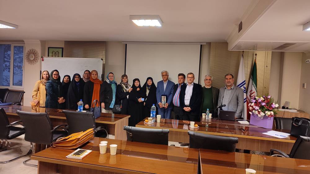 بررسی جایگاه حقوقی عاملان نشر/ سوگلی قانون نشر مولفان و پدیدآورندگان هستند