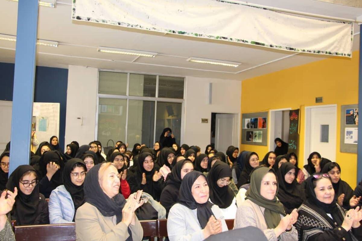 لزوم سرمایه‌گذاری برای طراحی جلد؛ دانش آموزان هنرستانی وارد حوزه نشر و کتاب می‌شوند