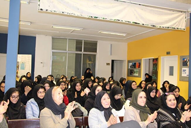 لزوم سرمایه‌گذاری برای طراحی جلد؛ دانش آموزان هنرستانی وارد حوزه نشر و کتاب می‌شوند