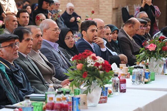 آیین رونمایی از لوح ثبت «جشنواره ملی انار ساوه» در تقویم گردشگری کشور برگزار شد