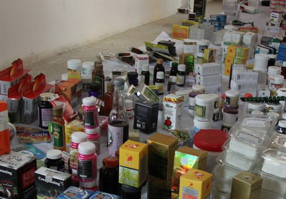 ضبط داورهای غیرمجاز از مغازه گیاهان دارویی