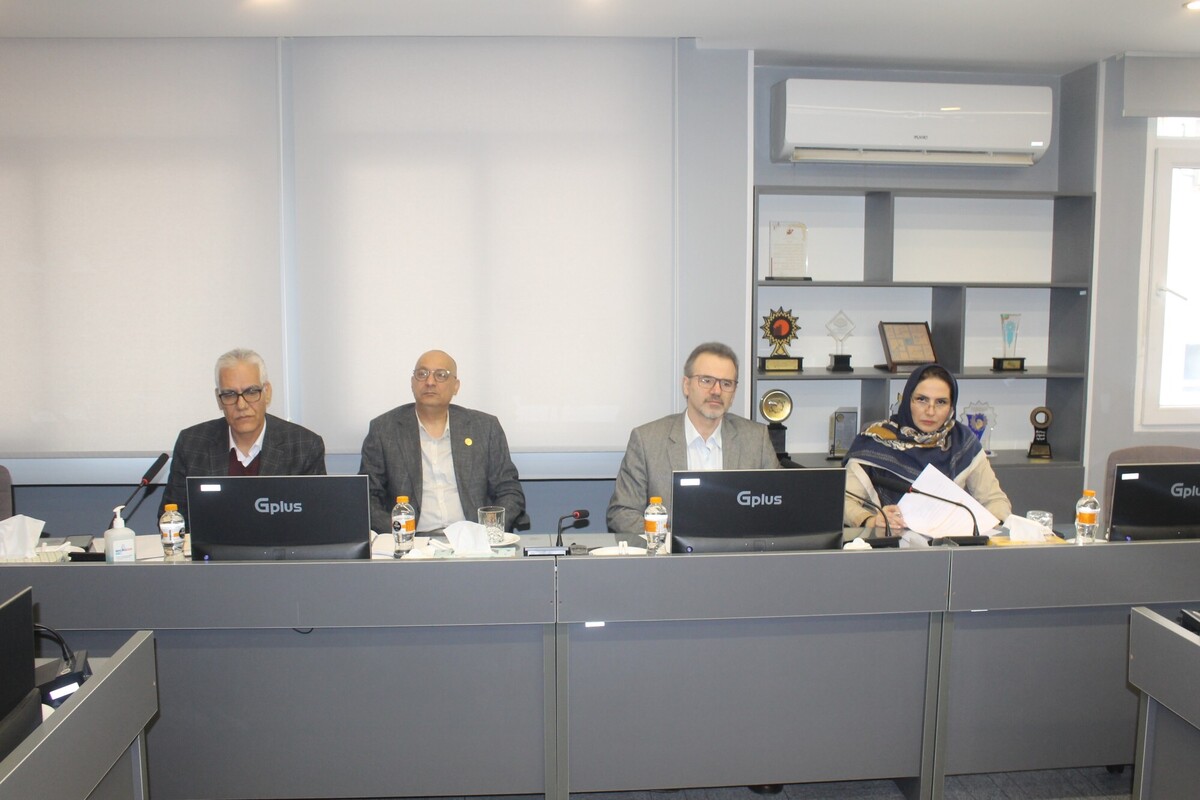 نشست تخصصی پژوهش‌های علمی و توسعه ایرانی همزمان با هفته پژوهش و فناوری برگزار شد