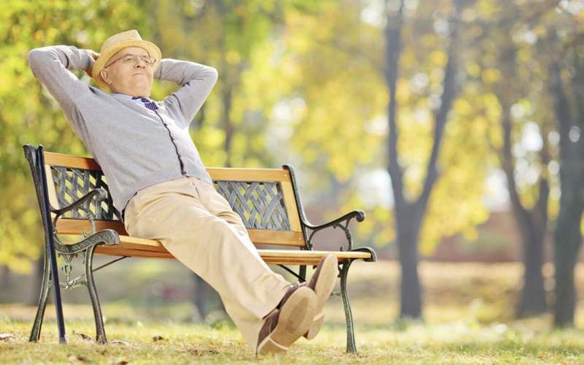 برخی بازنشستگان گیلان از بیکاری خسته شده‌اند