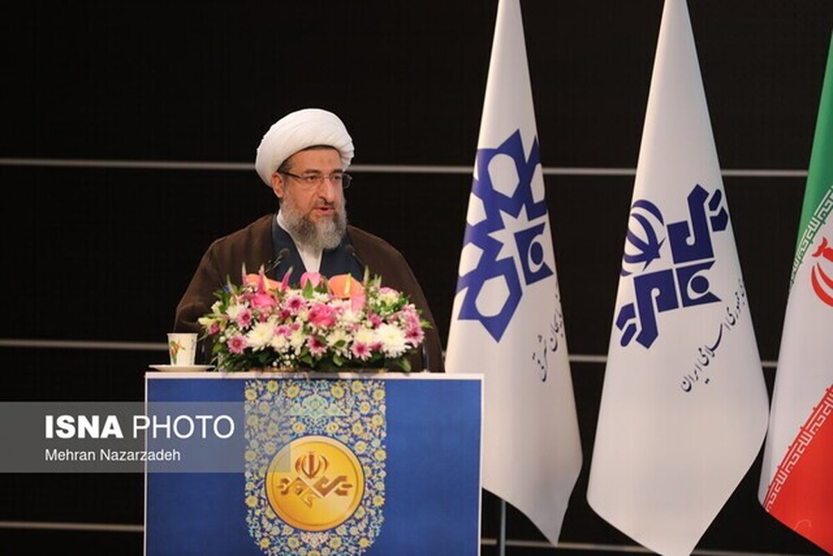 امام جمعه تبریز: محتوای اکثر برنامه‌های صدا و سیما یکسان و تکراری است