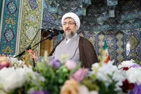 امام جمعه: بازاریان تبریز، پایبند به انقلاب و نظام اند/دولت دغدغه‌های اقتصادی را جدی بگیرد