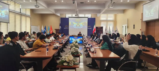 آموزش ۴۰ ساعته مسیر شغلی به ۱۰۵ دانش‌آموز