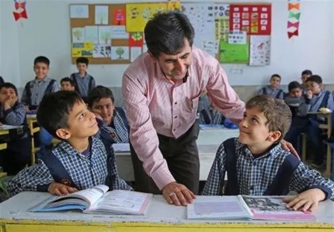 پرداخت کارانه معلمان روستا‌های دورافتاده از مهرماه