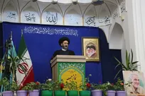 امام جمعه اردبیل: کدام نماینده با 12 میلیون تومان می تواند زندگی کند