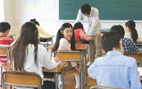 ۱۳۱۹ معلم ژاپنی به دلیل مشکلات سلامت روان شغل خود را ترک کردند.