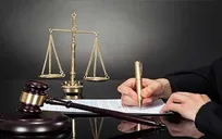 هشدار انتظامی کانون وکلای مرکزی درباره تمرکز فعالیت وکیل در خارج از حوزه مندرج در پروانه