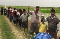 حضور پرشور کشاورزان گیلانی پای صندوق های رای