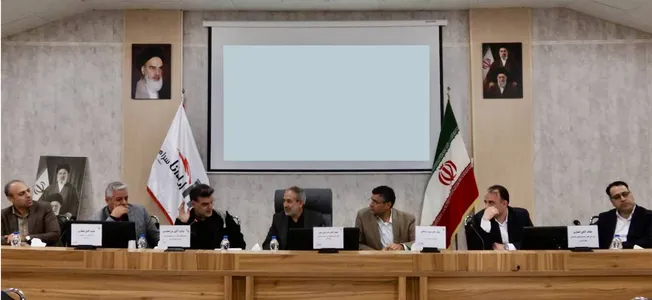 نشست تخصصی بررسی فرصت‌ها و چالش‌های شرکت آپادانا سرام برگزار شد