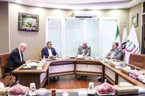  اهمکاری بانک مرکزی در تامین نقدینگی بنگاهها/ تاق های سه گانه در کنار ملت بزرگ ایران، دولت و نیروهای مسلح هستند