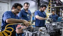 تشکل‌های کارگری و کارفرمایی نقش اساسی در تداوم تولید دارند