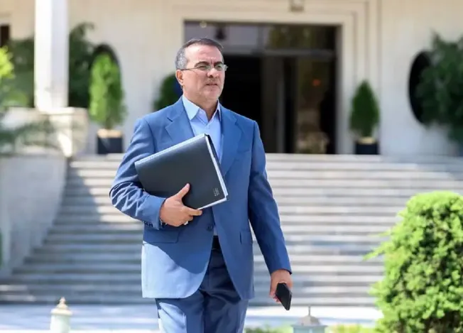 گزارش حقوق کارمندان روی میز دولت/ دستور رئیس جمهور برای ارتقای معیشت کارکنان